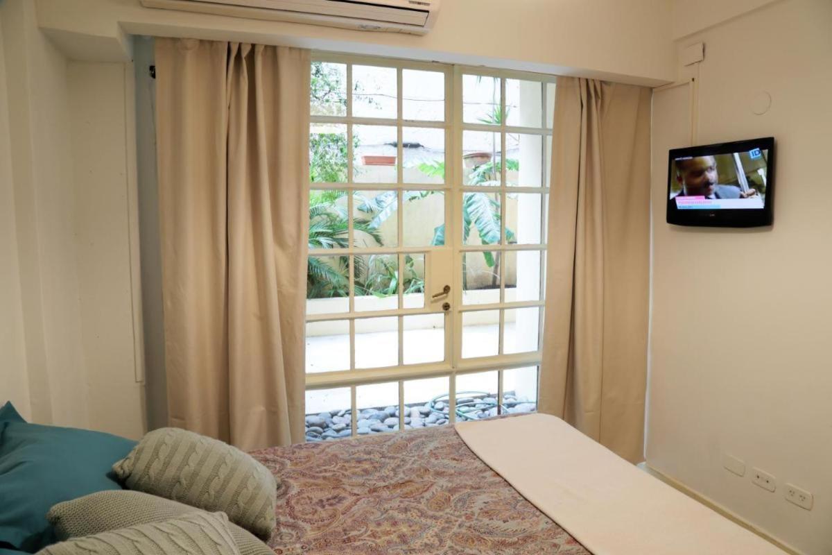 Recoleta - Av Santa Fe 1800 Apartment - Buenos Aires — Photos 1